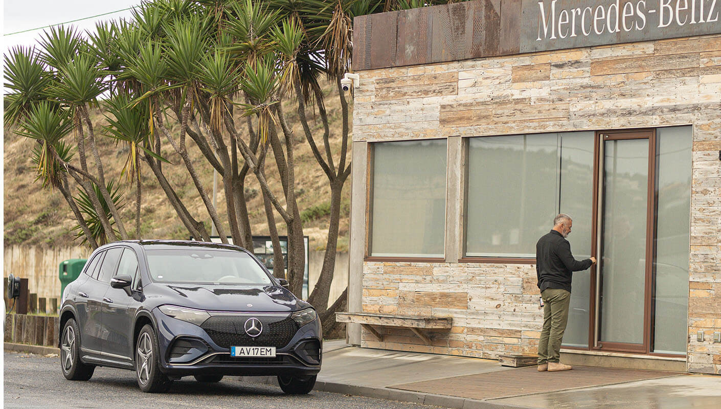 Garrett a entrar no Mercedes-Benz Surfing Lounge